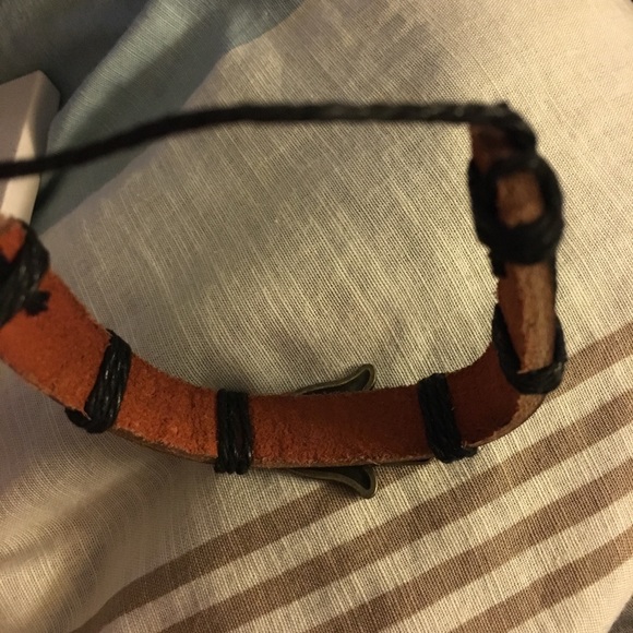 Black Leather Hand Bracelet - Picture 3 of 3